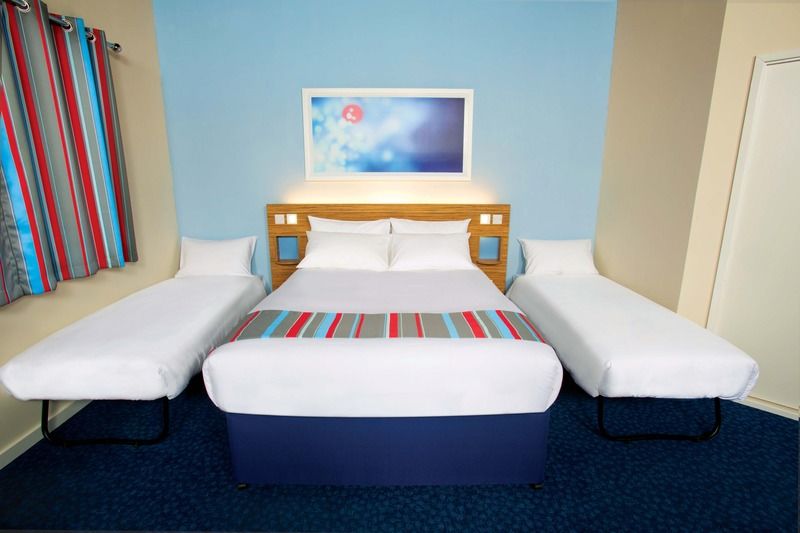 Travelodge Birmingham Central Broadway Plaza מראה חיצוני תמונה