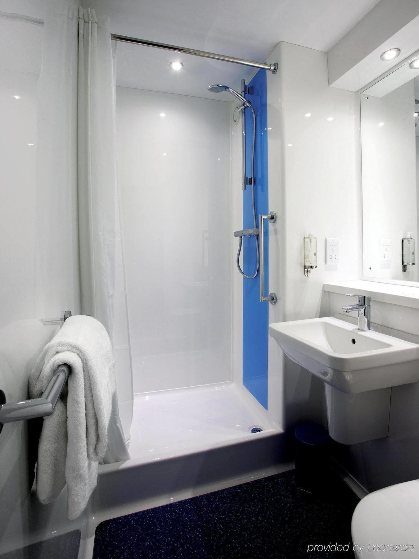 Travelodge Birmingham Central Broadway Plaza מראה חיצוני תמונה