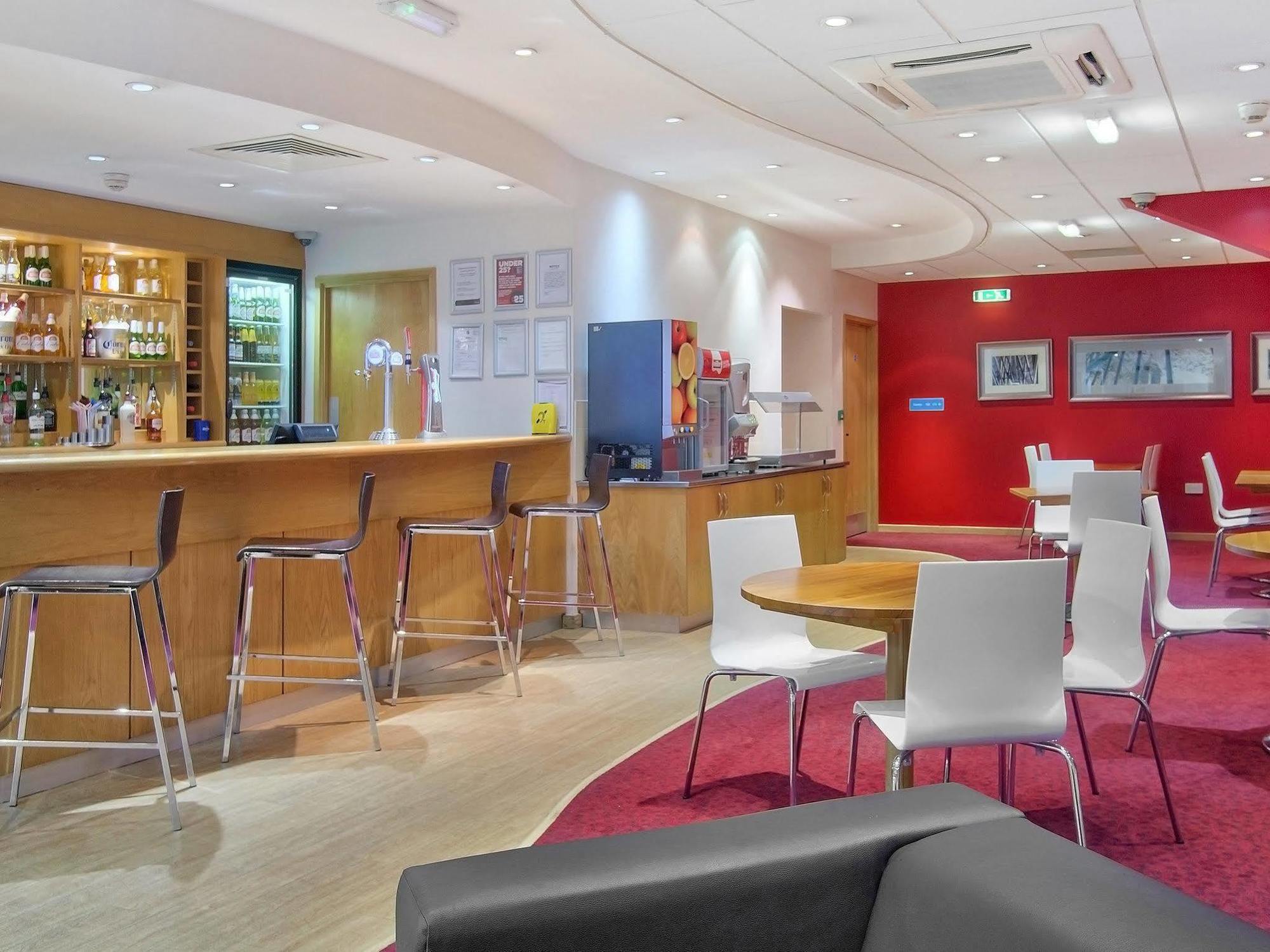 Travelodge Birmingham Central Broadway Plaza מראה חיצוני תמונה